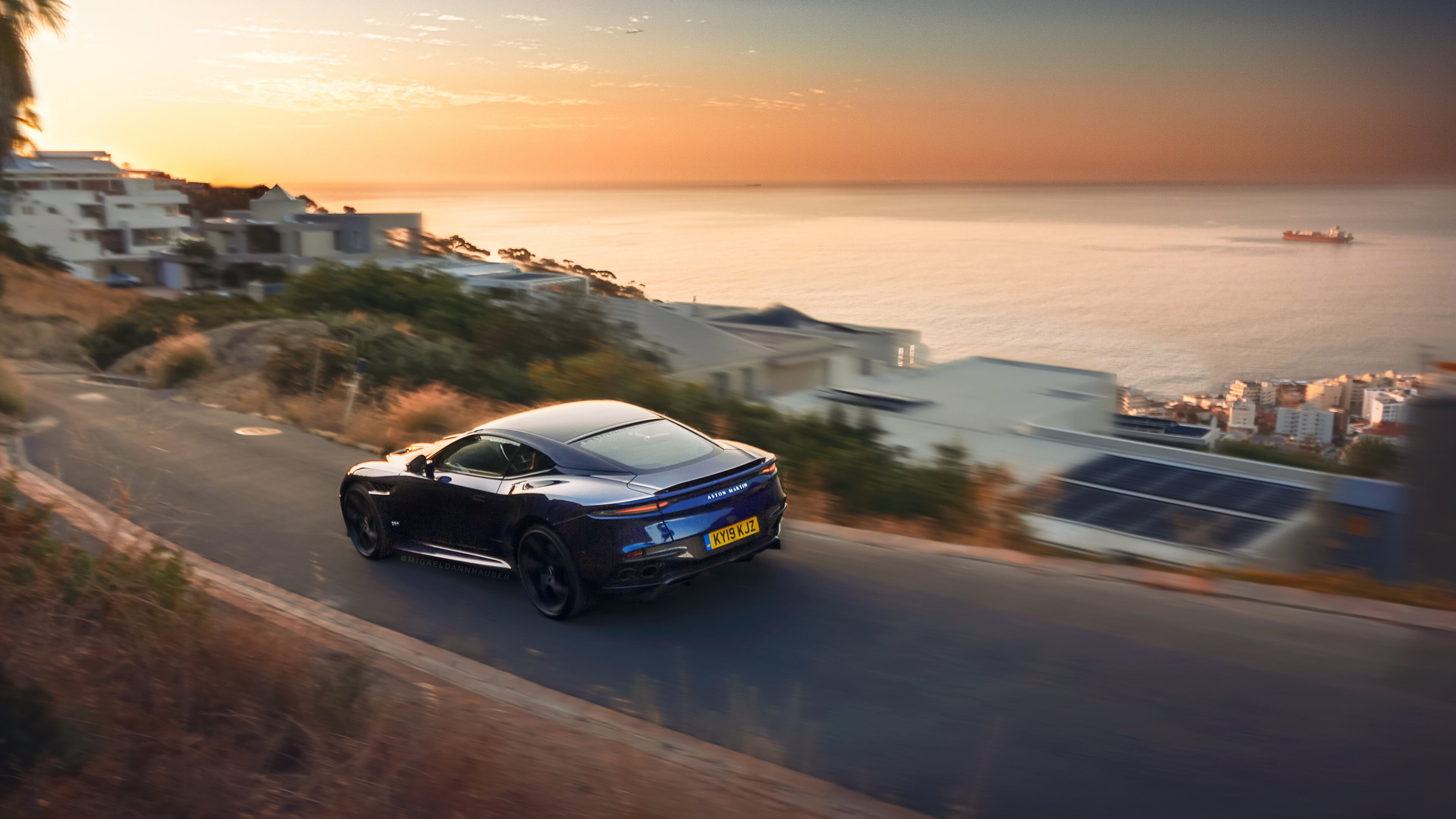 【比赛现场】明星运动员的赛场风采与策略布局，明星跟运动员比赛的节目